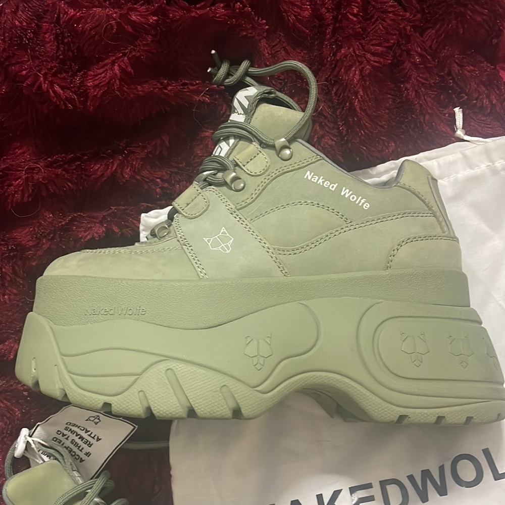 brand new naked wolfe rare green platform sneakers size 7